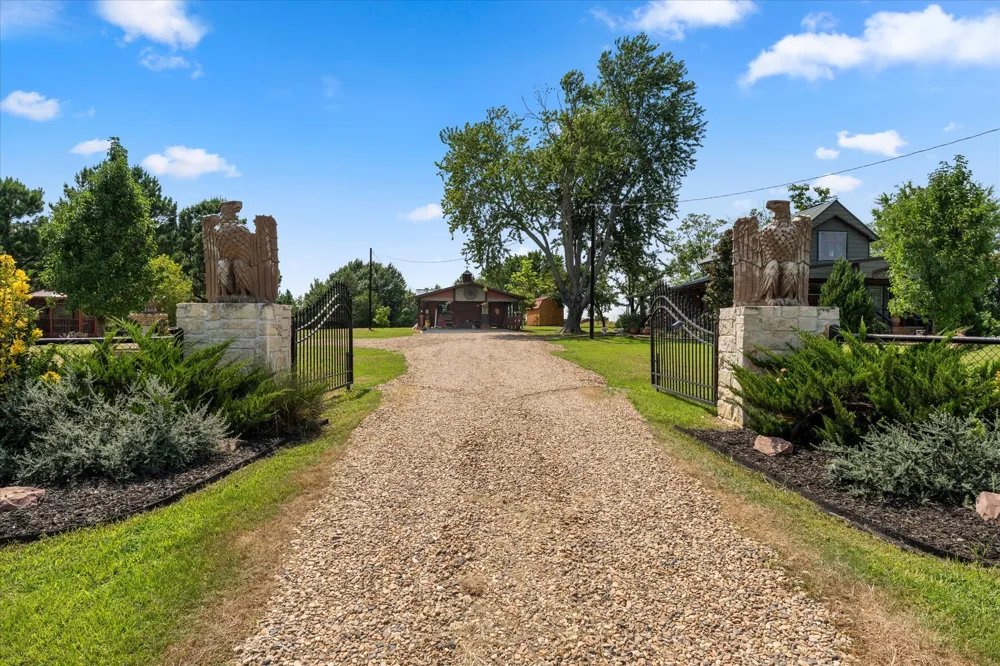 1847 State Highway 19 Highway Emory, TX 75440
