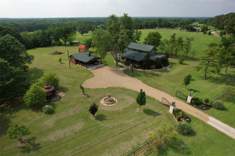 1847 State Highway 19 Highway Emory, TX 75440