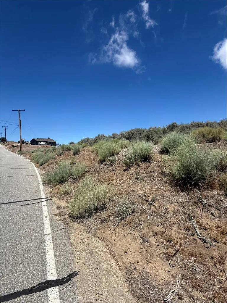 25610 Jacaranda Tehachapi, CA 93561