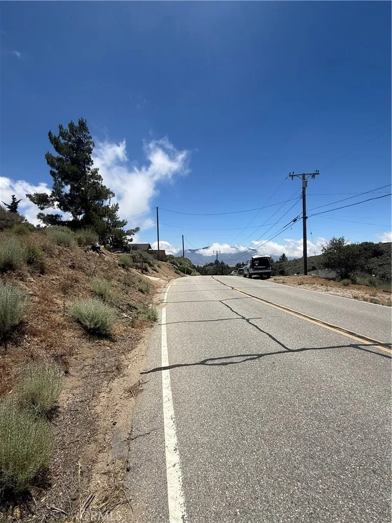 25610 Jacaranda Tehachapi, CA 93561