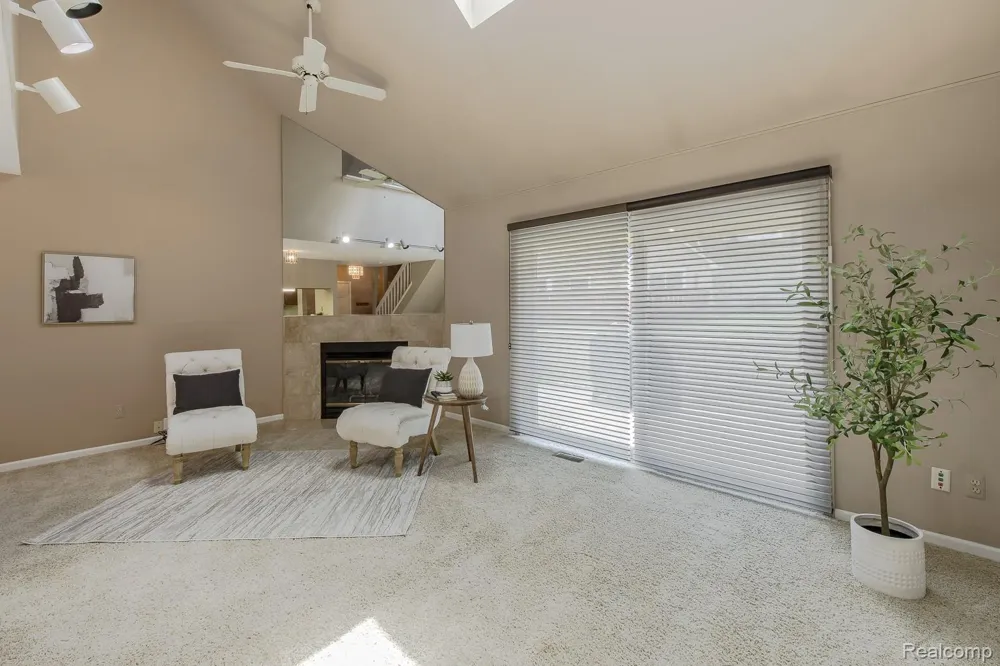 1074 Sandpiper Drive Waterford Charter Township, MI 48328