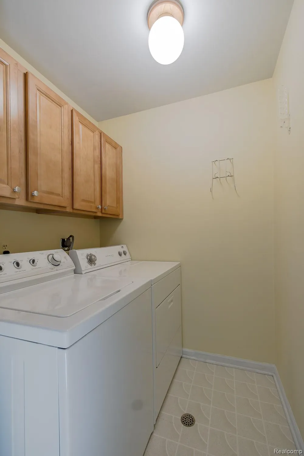 1074 Sandpiper Drive Waterford Charter Township, MI 48328