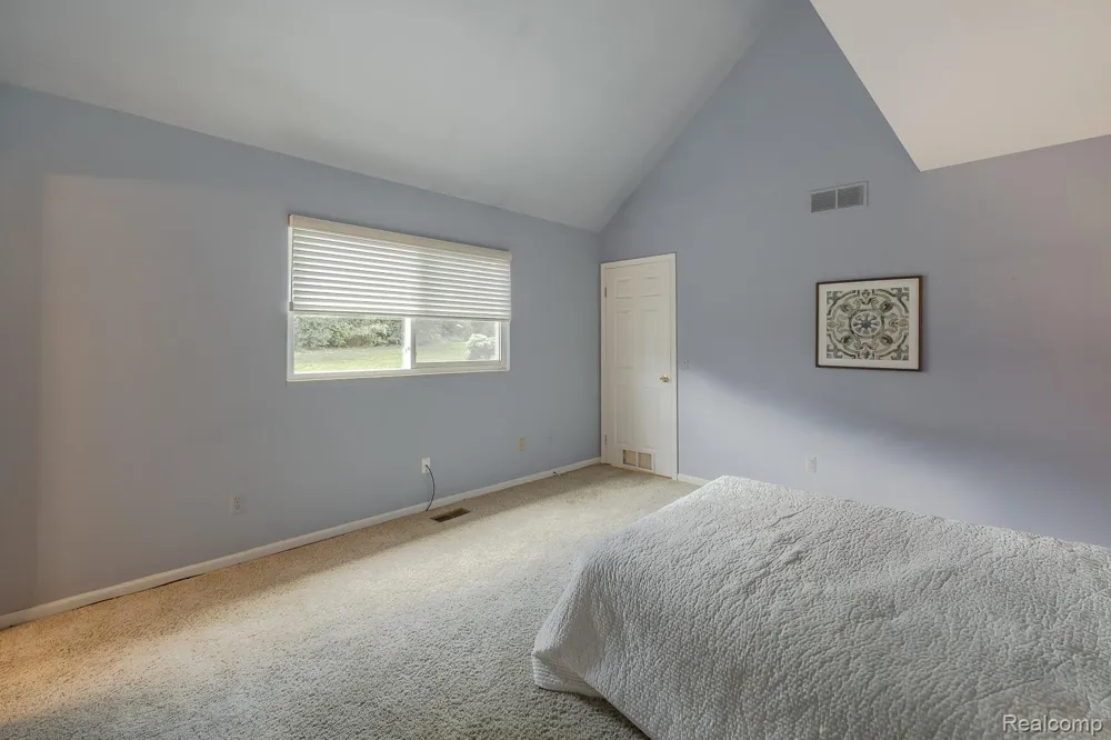 1074 Sandpiper Drive Waterford Charter Township, MI 48328