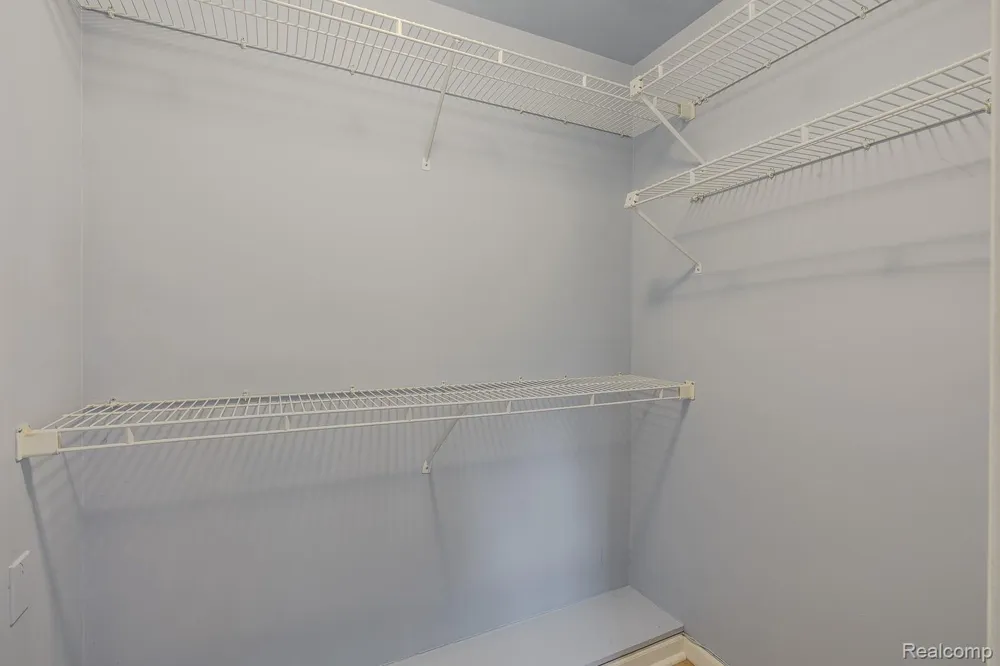 1074 Sandpiper Drive Waterford Charter Township, MI 48328