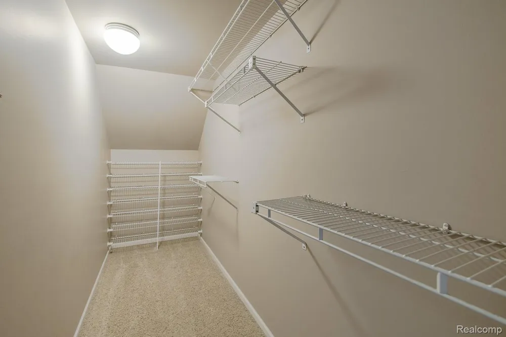 1074 Sandpiper Drive Waterford Charter Township, MI 48328