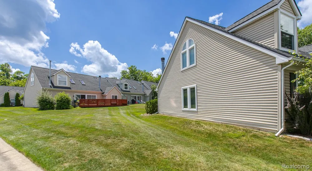 1074 Sandpiper Drive Waterford Charter Township, MI 48328