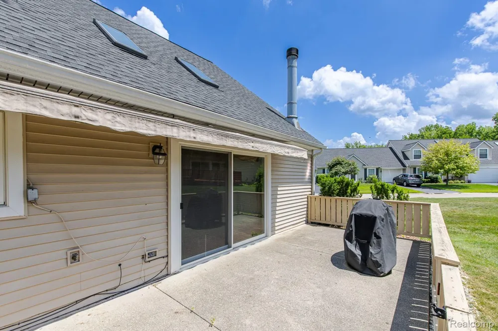 1074 Sandpiper Drive Waterford Charter Township, MI 48328