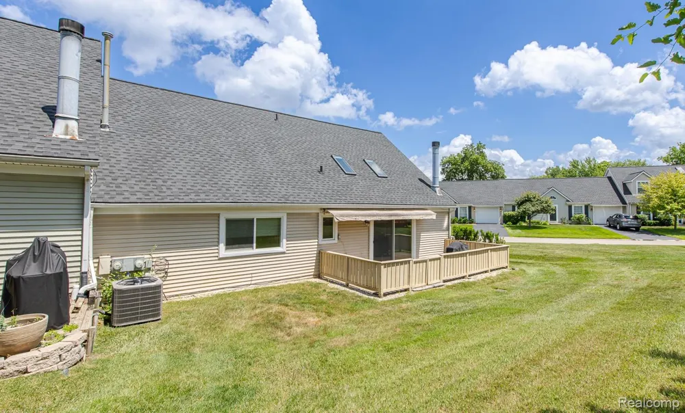 1074 Sandpiper Drive Waterford Charter Township, MI 48328