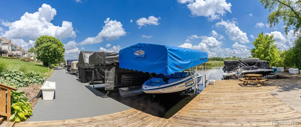 1074 Sandpiper Drive Waterford Charter Township, MI 48328
