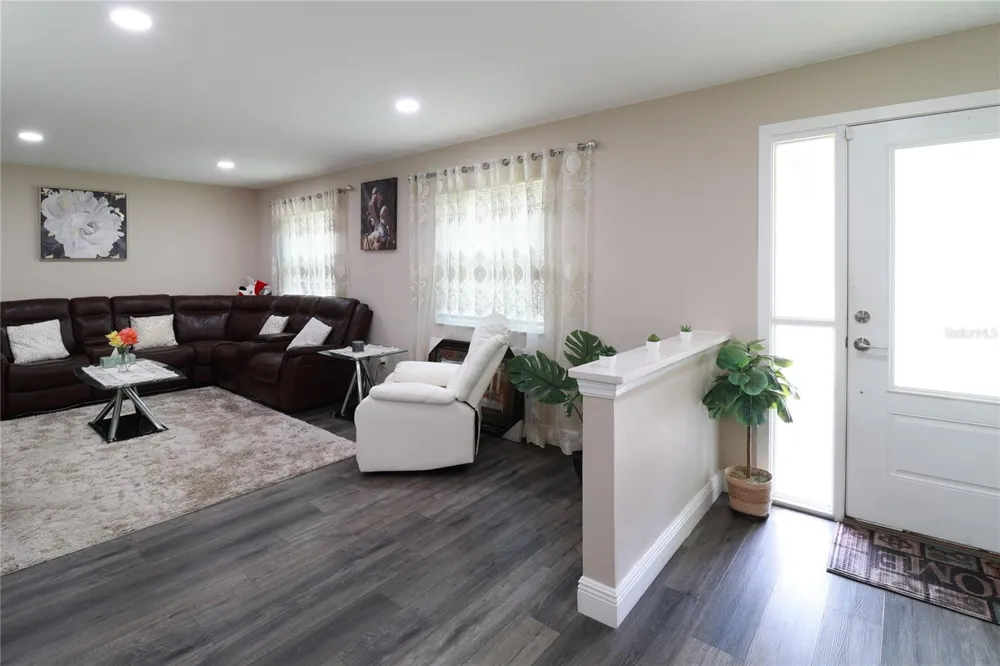 1560 GUINEVERE DRIVE Casselberry, FL 32707