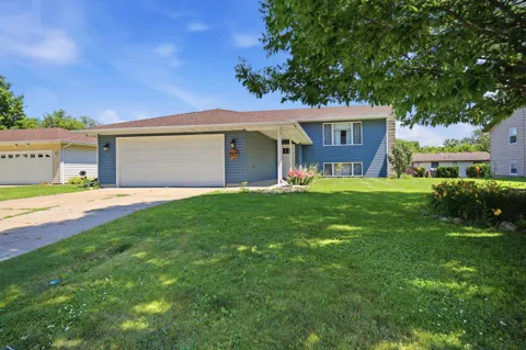 717 Colonial Circle