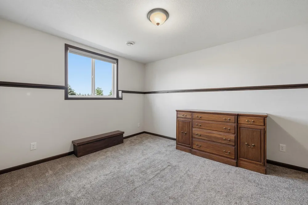 814 Curt Felt Drive Alexandria, MN 56308