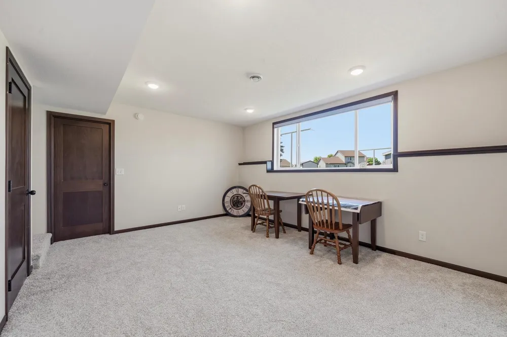 814 Curt Felt Drive Alexandria, MN 56308