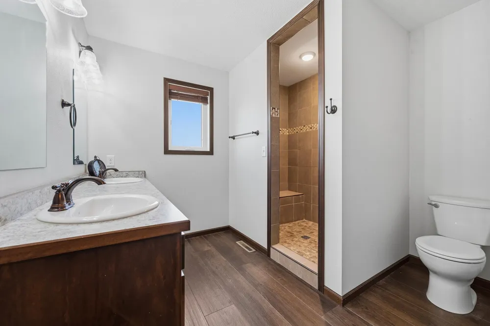814 Curt Felt Drive Alexandria, MN 56308