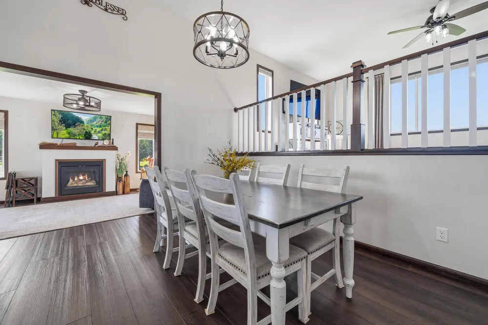 814 Curt Felt Drive Alexandria, MN 56308