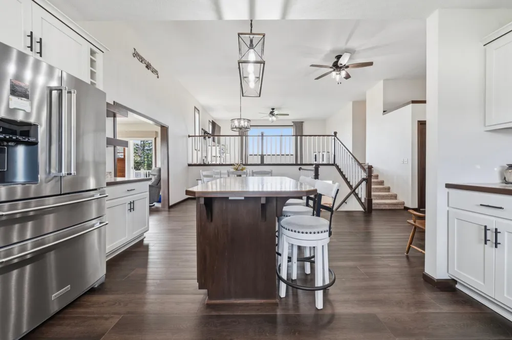814 Curt Felt Drive Alexandria, MN 56308