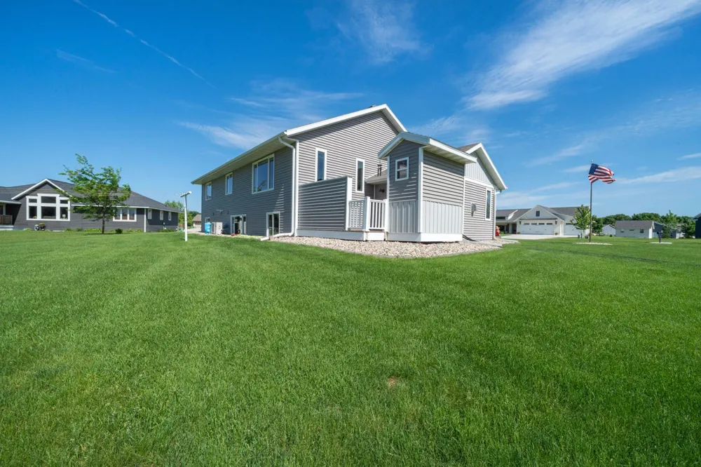 814 Curt Felt Drive Alexandria, MN 56308