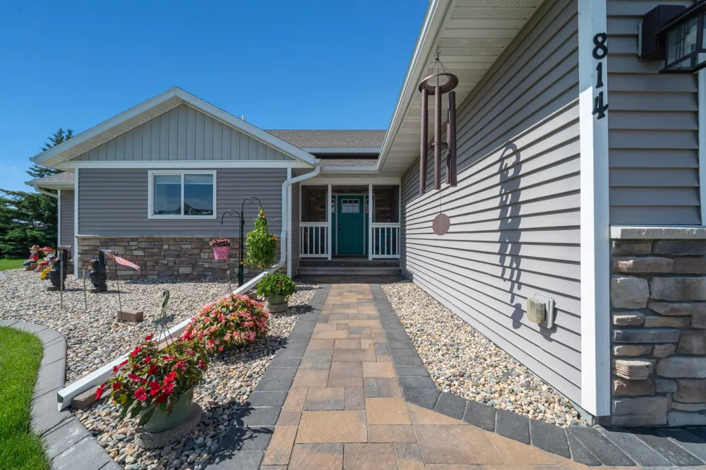814 Curt Felt Drive Alexandria, MN 56308
