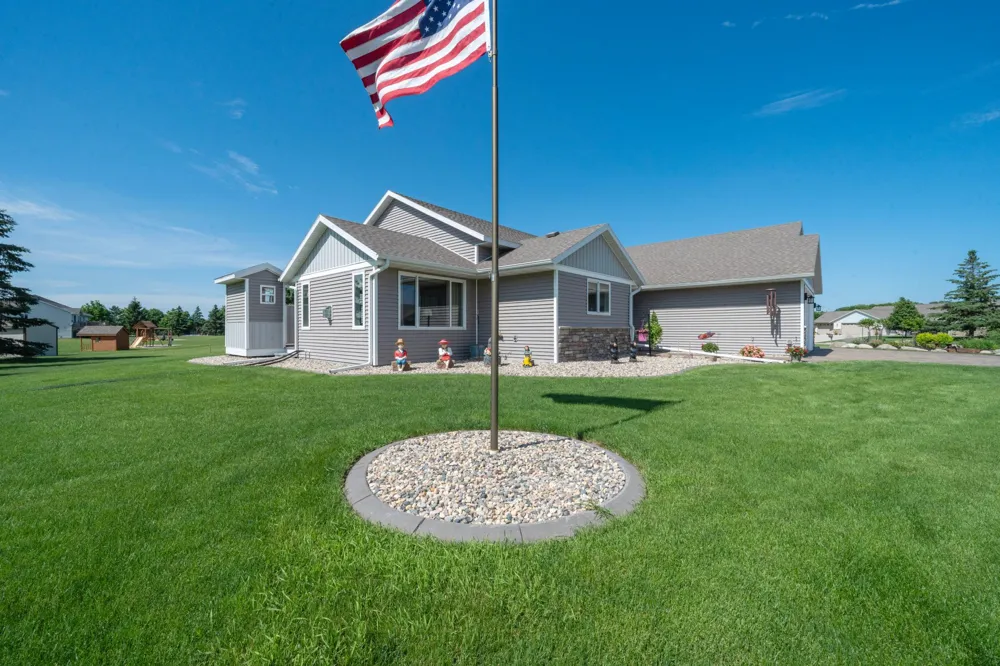 814 Curt Felt Drive Alexandria, MN 56308