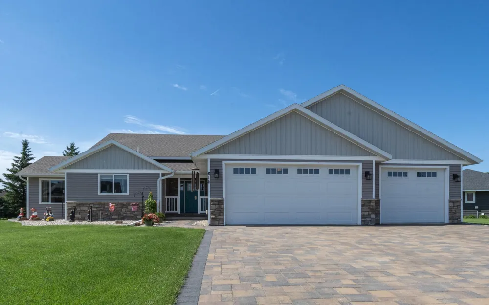 814 Curt Felt Drive Alexandria, MN 56308