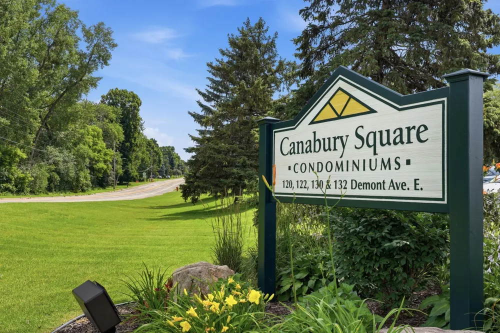 122 Demont Avenue E #370 Little Canada, MN 55117