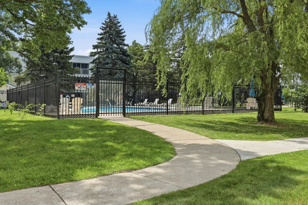 122 Demont Avenue E #370 Little Canada, MN 55117