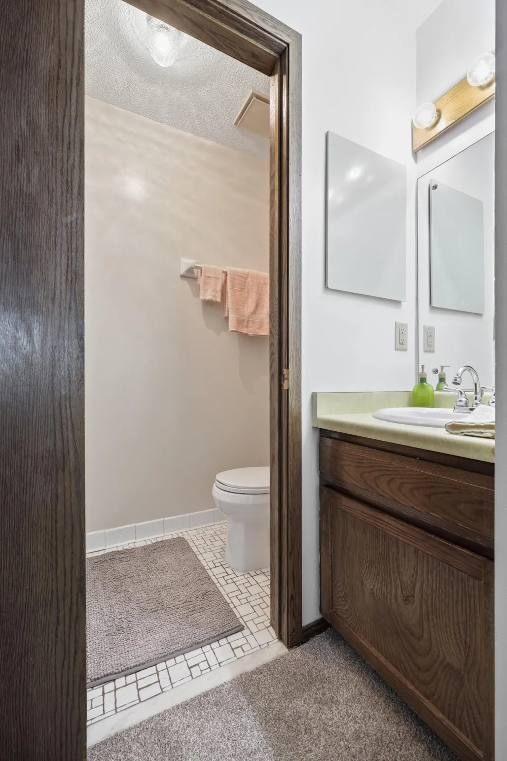 122 Demont Avenue E #370 Little Canada, MN 55117