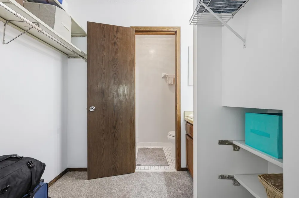 122 Demont Avenue E #370 Little Canada, MN 55117