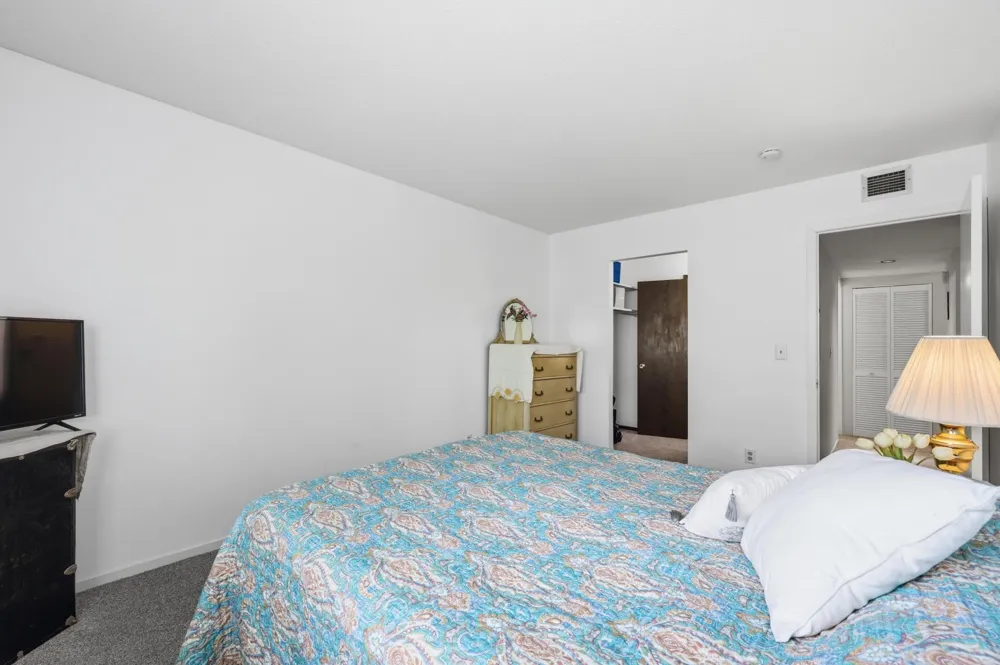 122 Demont Avenue E #370 Little Canada, MN 55117