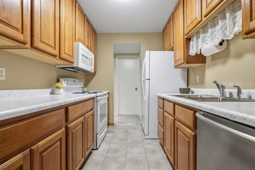 122 Demont Avenue E #370 Little Canada, MN 55117