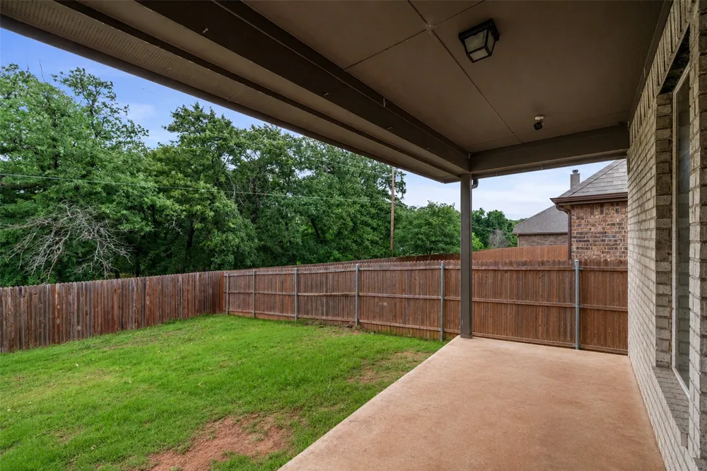1068 Wildwood Drive Joshua, TX 76058