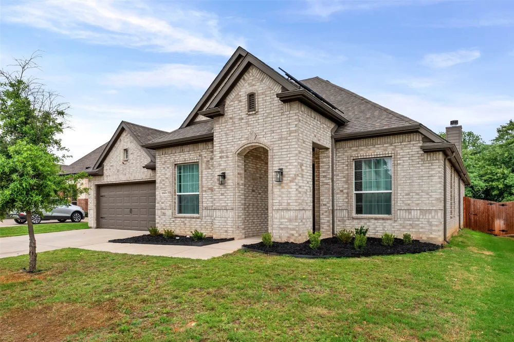 1068 Wildwood Drive Joshua, TX 76058