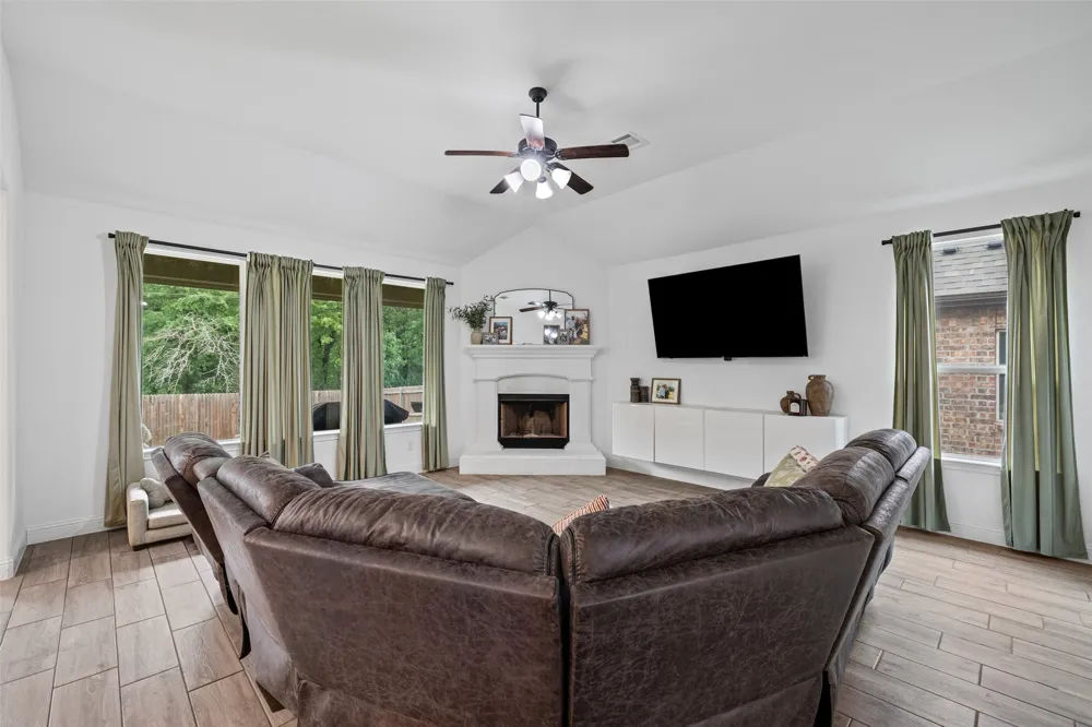1068 Wildwood Drive Joshua, TX 76058