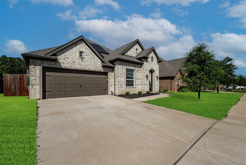 1068 Wildwood Drive Joshua, TX 76058