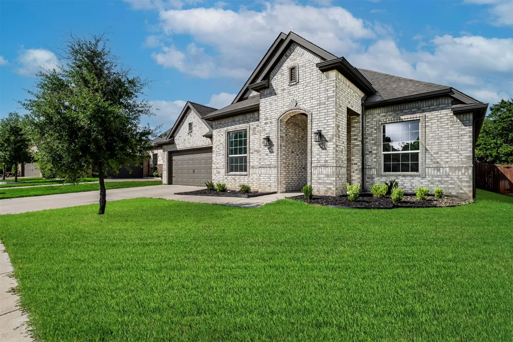 1068 Wildwood Drive Joshua, TX 76058