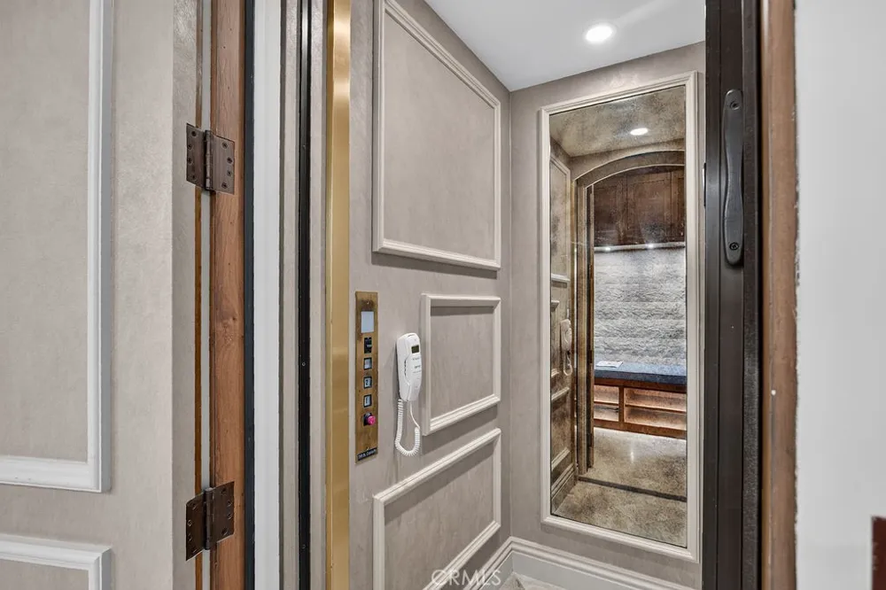 7206 Aviara Drive Carlsbad, CA 92011