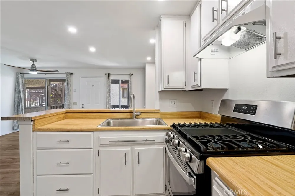 12330 Osborne St. #75 Pacoima, CA 91331
