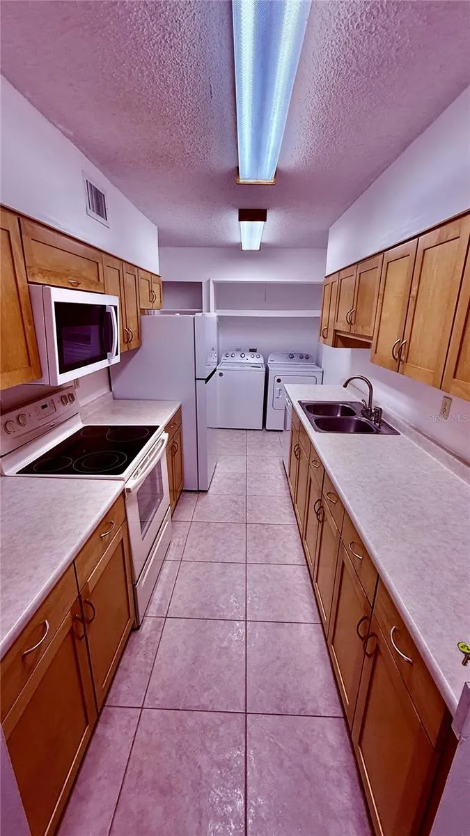 6519 W NEWBERRY ROAD #912 Gainesville, FL 32605