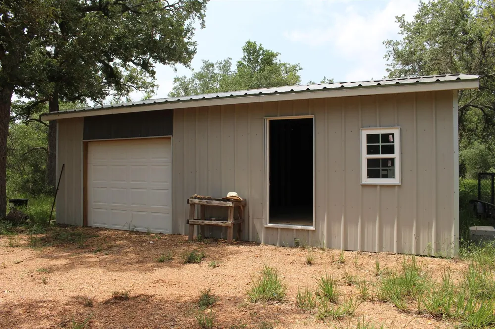 479 Private 1581 Drive Hallettsville, TX 77964