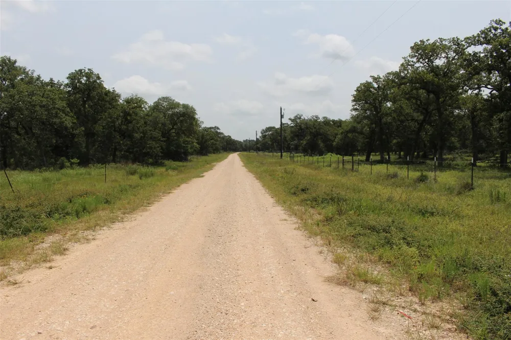 479 Private 1581 Drive Hallettsville, TX 77964