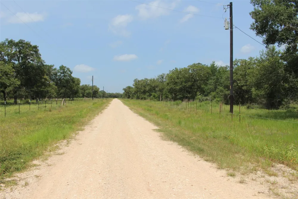 479 Private 1581 Drive Hallettsville, TX 77964