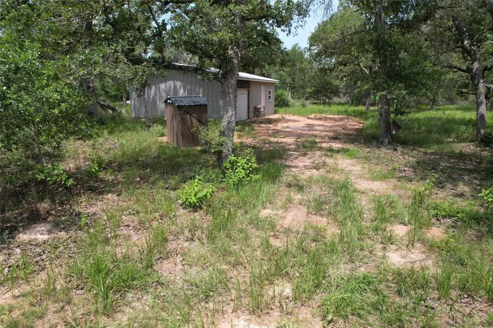 479 Private 1581 Drive Hallettsville, TX 77964