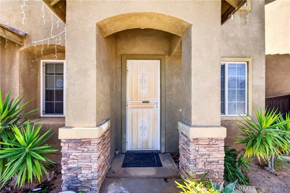 13267 Silver Oak Hesperia, CA 92344