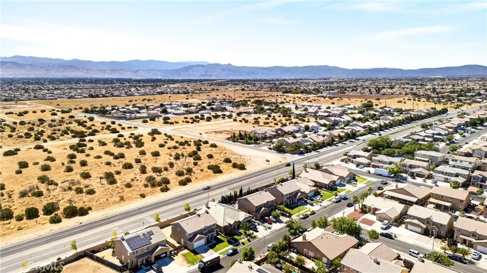 13267 Silver Oak Hesperia, CA 92344