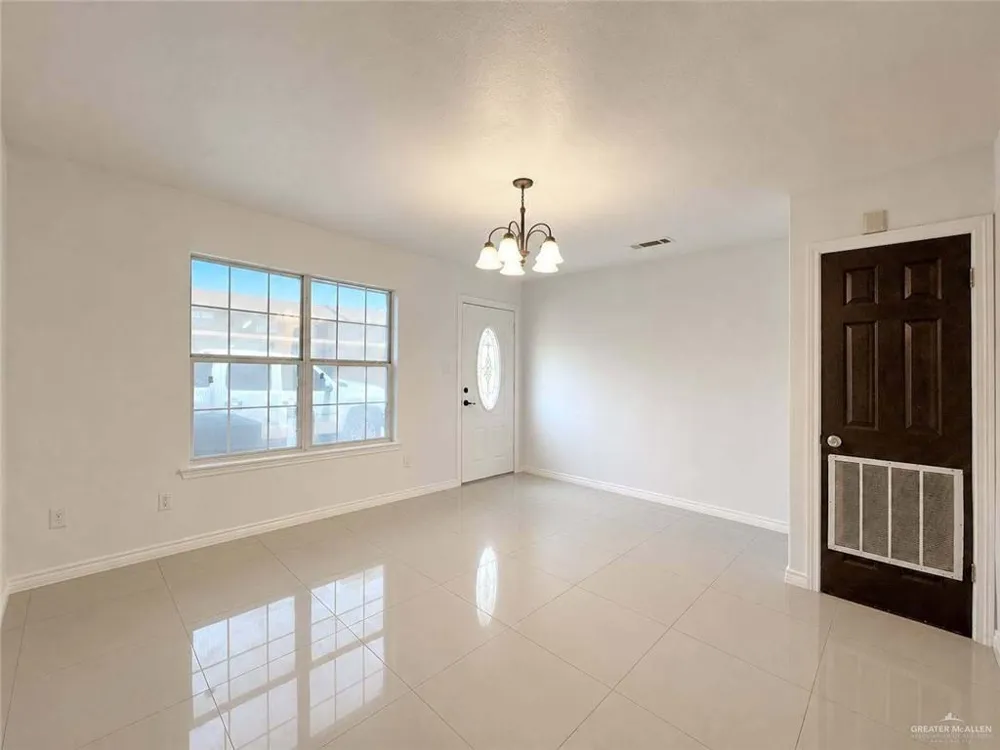 2201 S Jackson Road #2-I Pharr, TX 78577