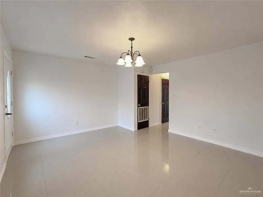 2201 S Jackson Road #2-I Pharr, TX 78577