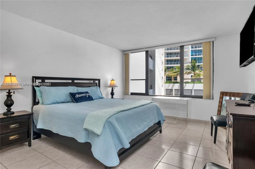 3505 S Ocean Dr #208 Hollywood, FL 33019