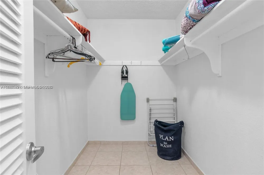3505 S Ocean Dr #208 Hollywood, FL 33019