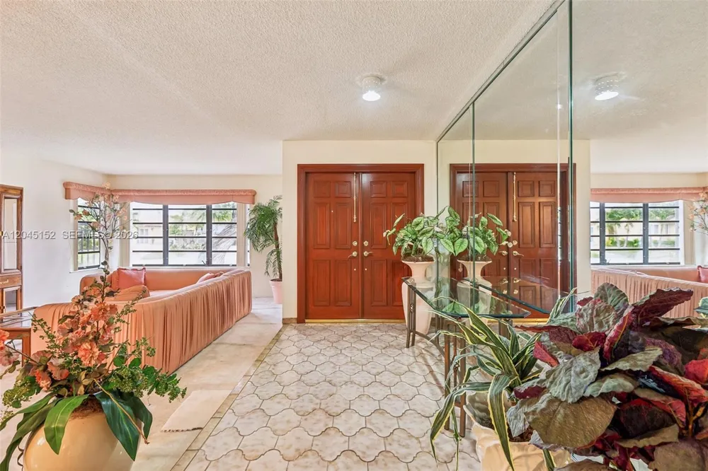 13394 SW 1st Ter Miami, FL 33184