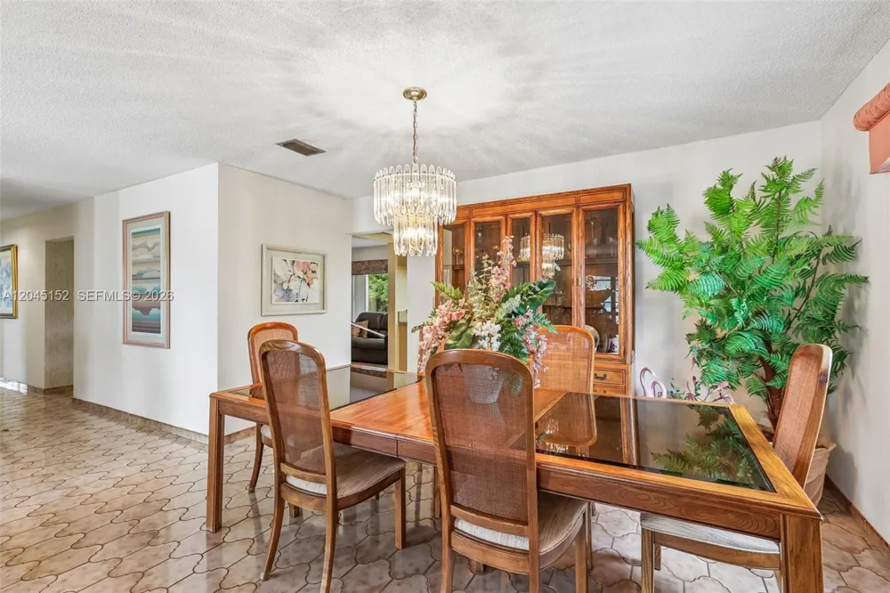 13394 SW 1st Ter Miami, FL 33184